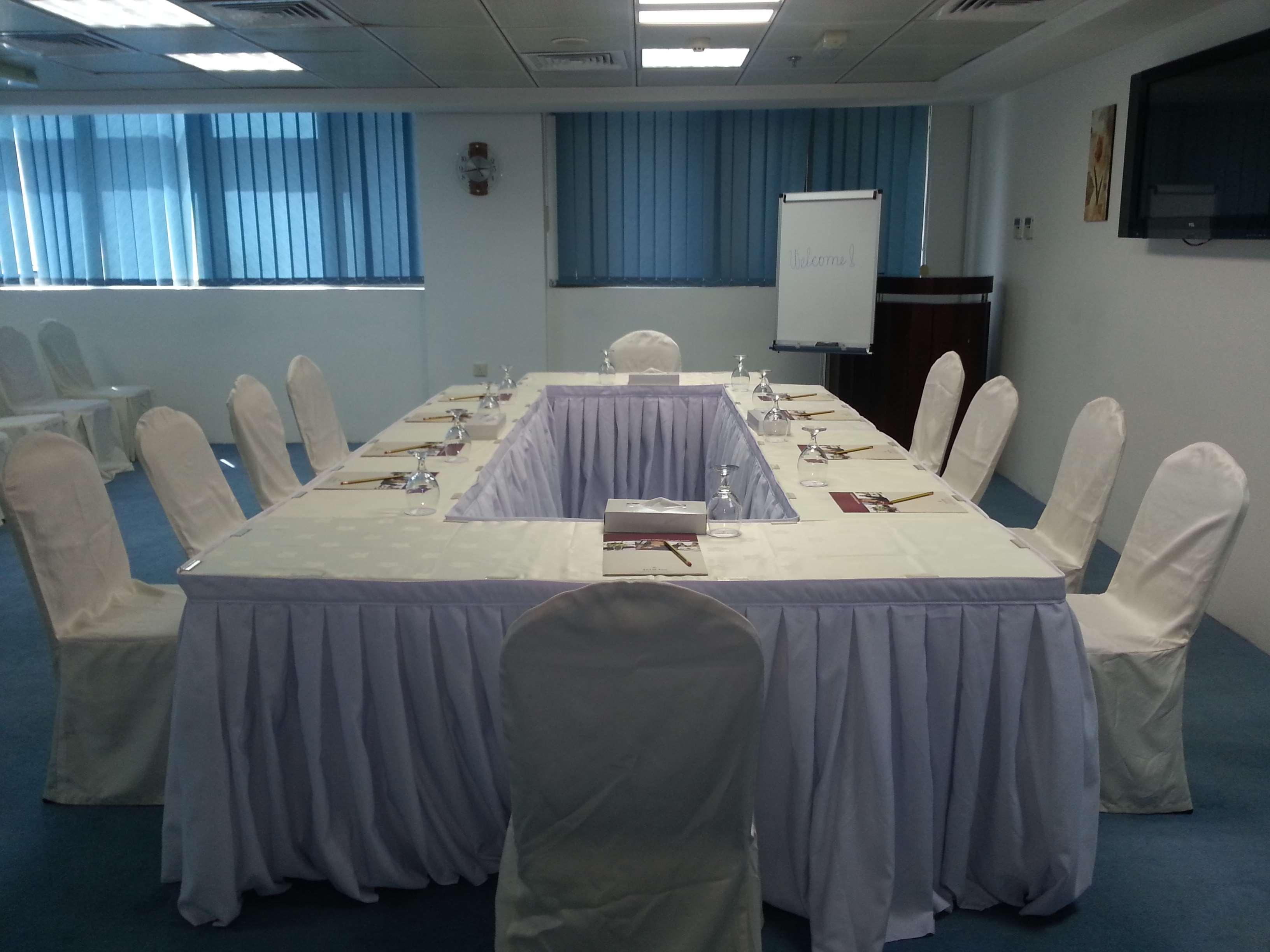 Sharjah Royal Tulip Hotel Apartments توليب رويال الشارقة Zewnętrze zdjęcie
