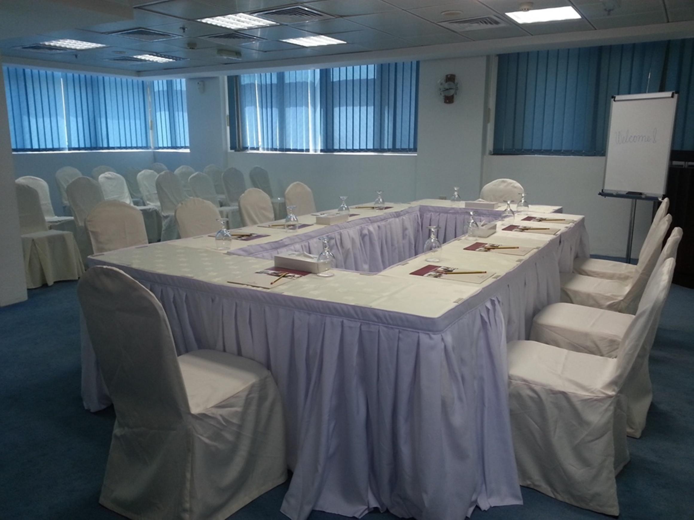 Sharjah Royal Tulip Hotel Apartments توليب رويال الشارقة Zewnętrze zdjęcie