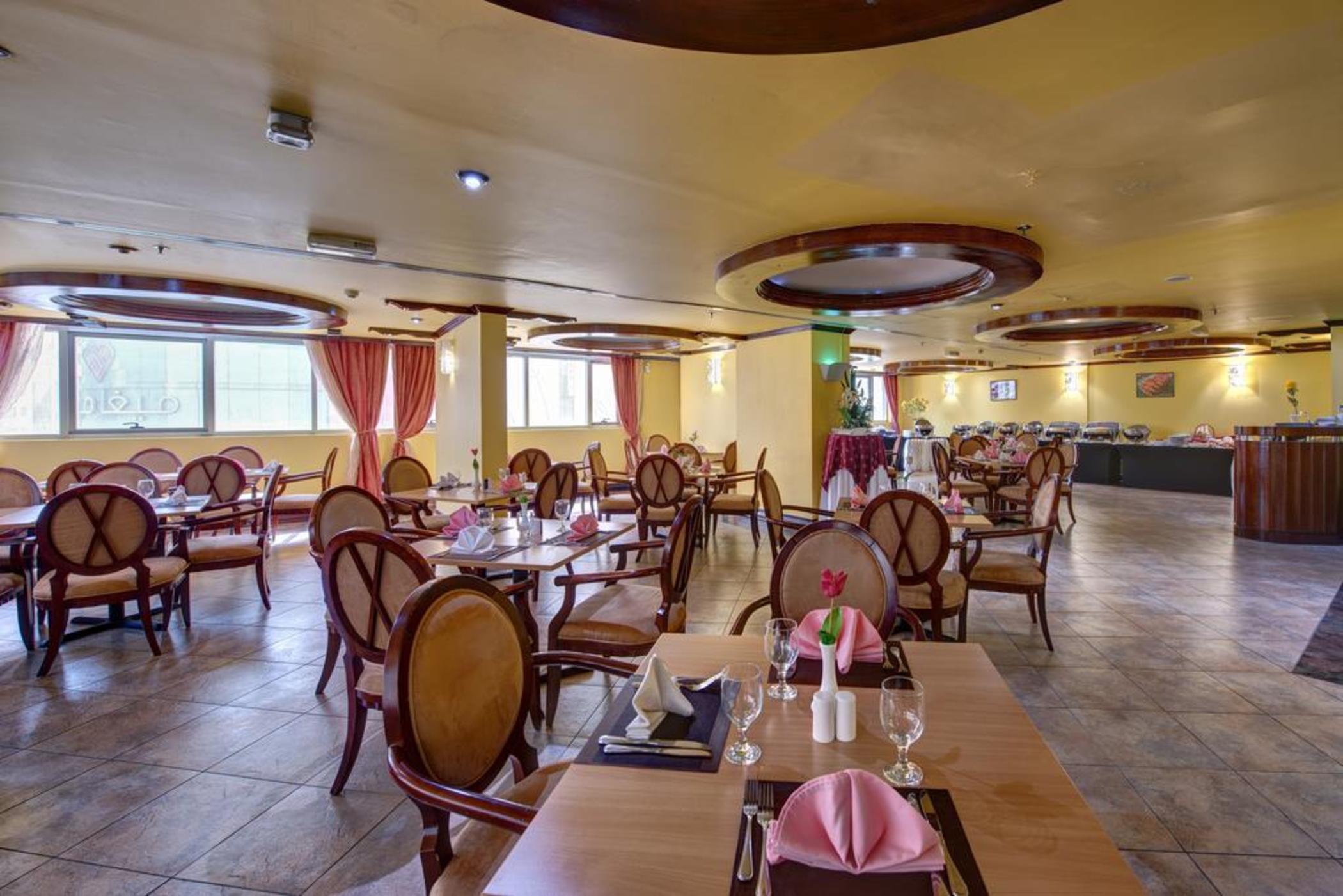 Sharjah Royal Tulip Hotel Apartments توليب رويال الشارقة Zewnętrze zdjęcie