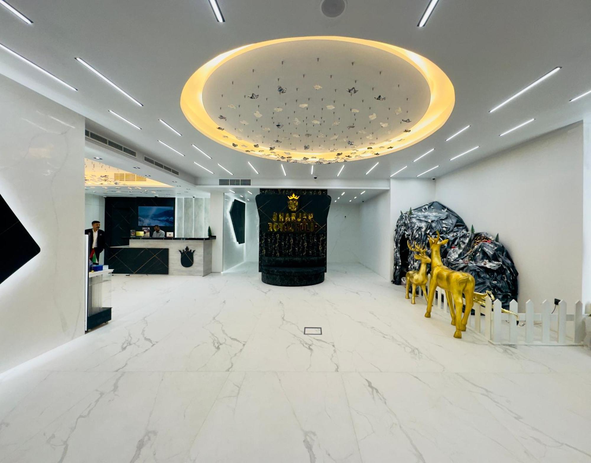 Sharjah Royal Tulip Hotel Apartments توليب رويال الشارقة Zewnętrze zdjęcie